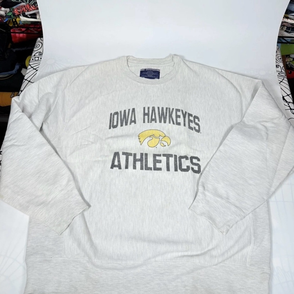 Iowa Hawkeyes Champion Reverse Weave Crew Neck Sweatshirt SZ large Athletic Dep